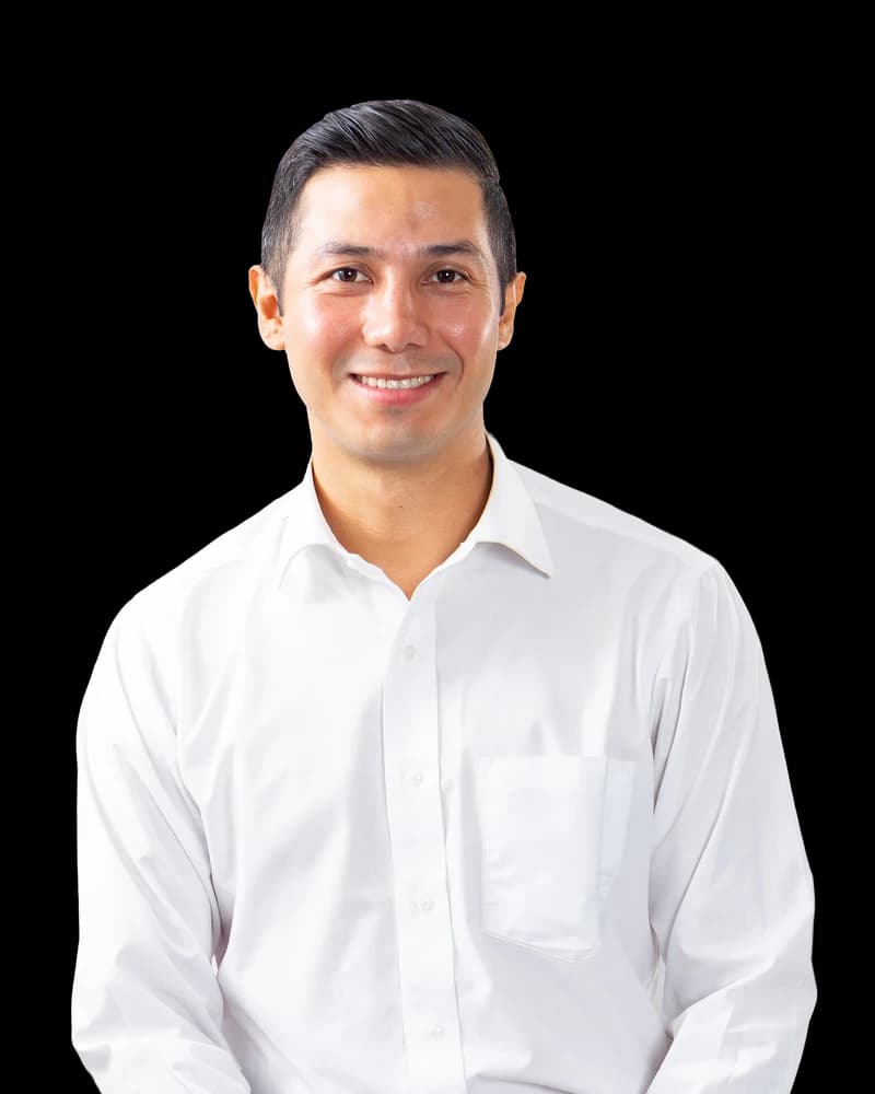 Douglas Martínez
